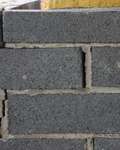 Fissure (mur de brique extérieur)